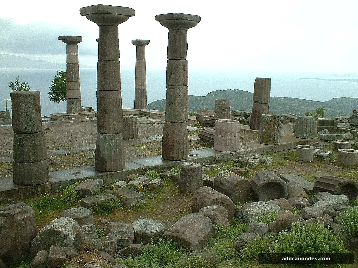 Assos Behramkale köyü