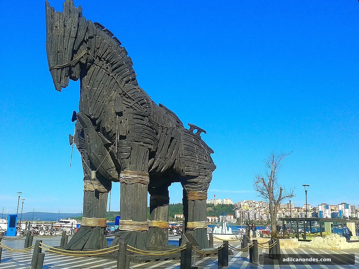 Çanakkale Truva atı heykeli