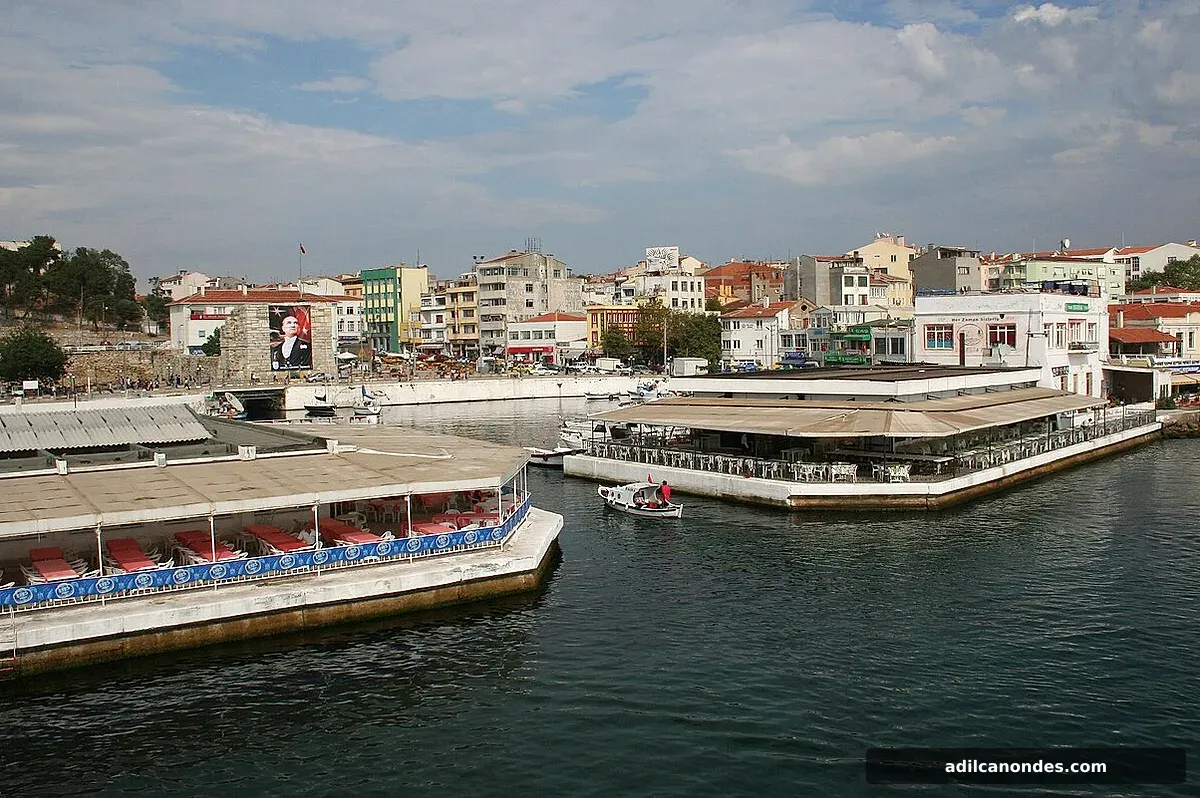 Gelibolu kasabası liman
