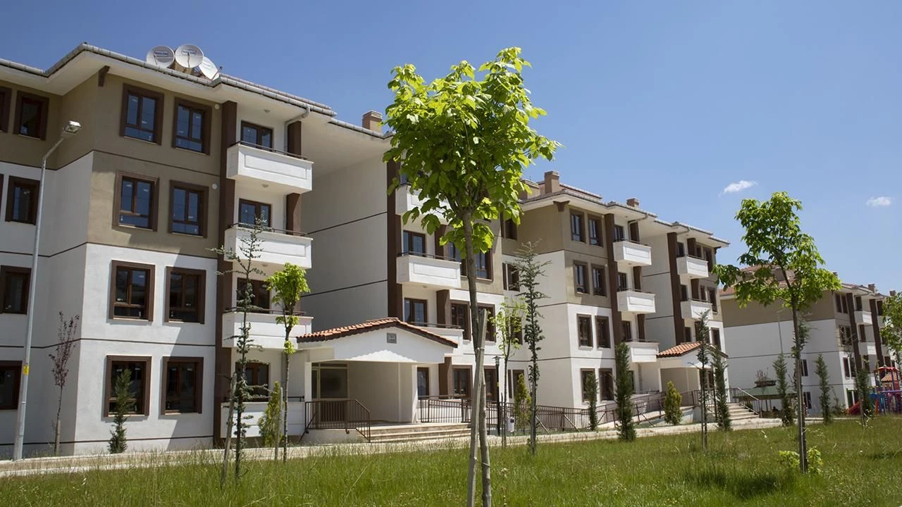 TOKİ'den Orta Gelirliye Yönelik Yeni Konut Kampanyası Başlıyor: 64 İlde 20 Bin Konut Satışa Sunulacak